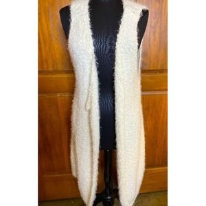 Alya Cream‎ Sleeveless Cardigan Vest Medium Fuzzy Textured Open Front